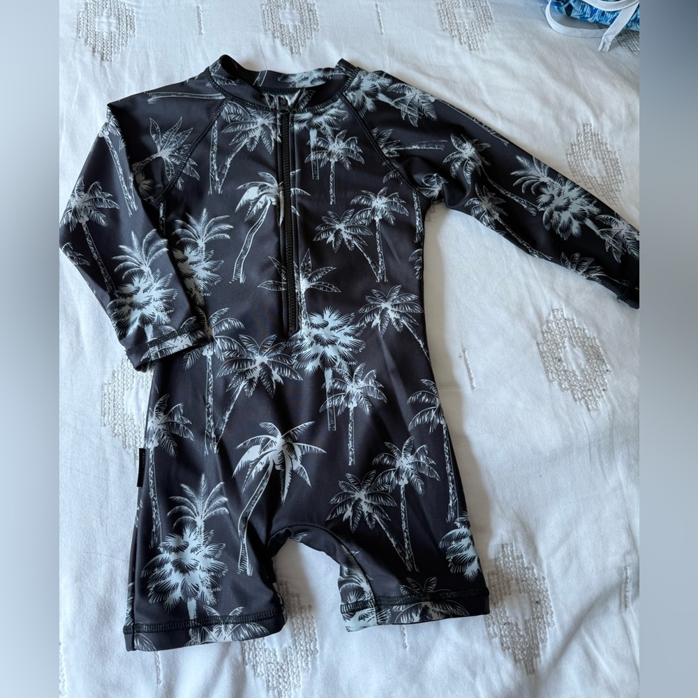 🌊Tiny Tribe Rash Guard🖤